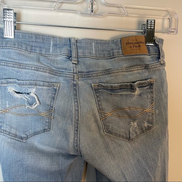 Abercrombie Light Wash Distressed Skinny Jeans Size 2 - Picture 10 of 12